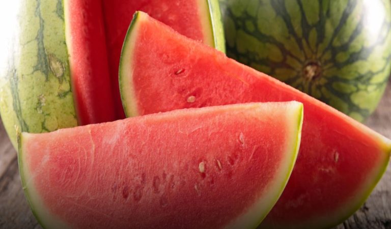5 Groups of People Who Should Avoid or Limit Watermelon